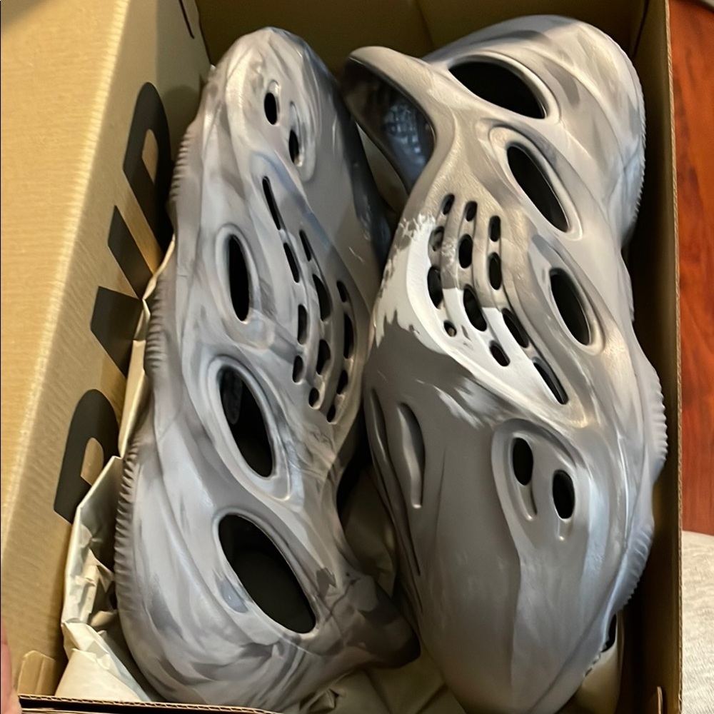 Adidas Yeezy Foam RNR